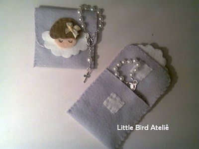 Tercinho com saquinho com desenho de anjo.