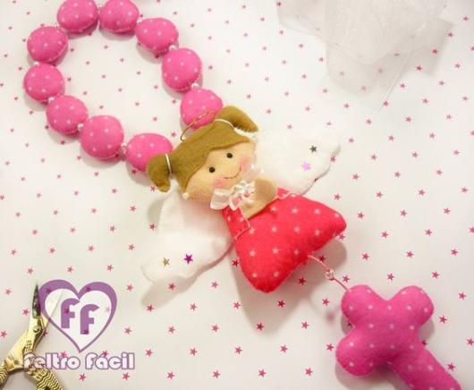 Tercinho rosa com bonequinha.