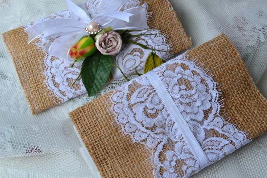 Convite de casamento rústico com juta e renda