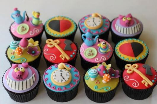 Cupcake personalizado Alice no País das Maravilhas
