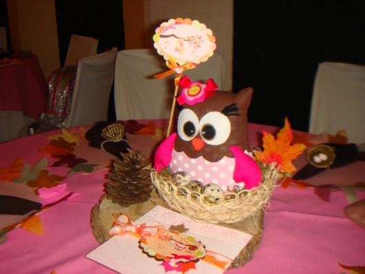 centro de mesa de convidado para festa da corujinha