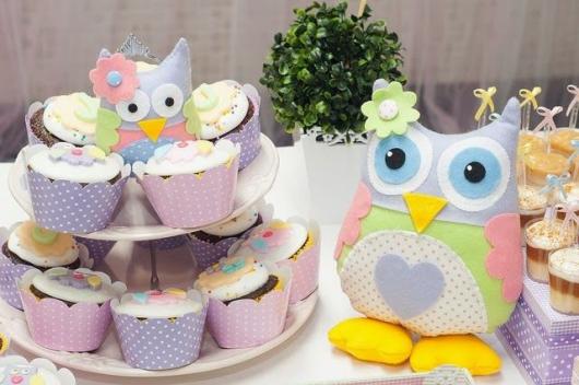 torre de cupcake festa da corujinha