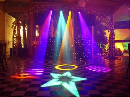 Festa de formatura neon com luzes no chão