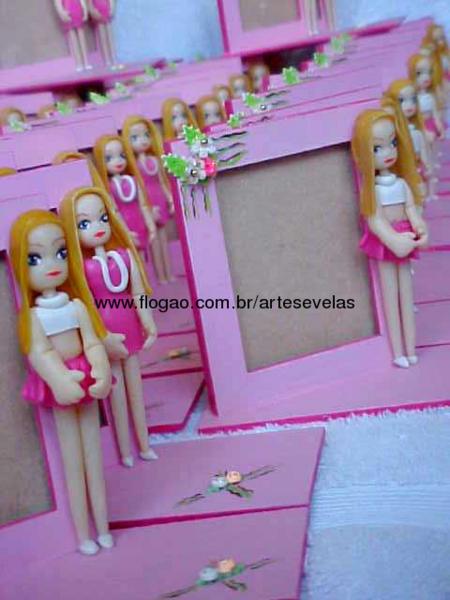 Lembrancinha da Barbie porta retrato personalizado com boneca de biscuit