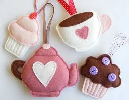 Lembrancinha de Chá de Panela de feltro: chaveiros