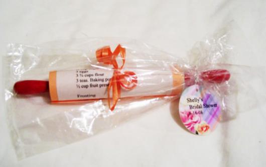 Lembrancinha de Chá de Panela Simples: rolo de macarrão