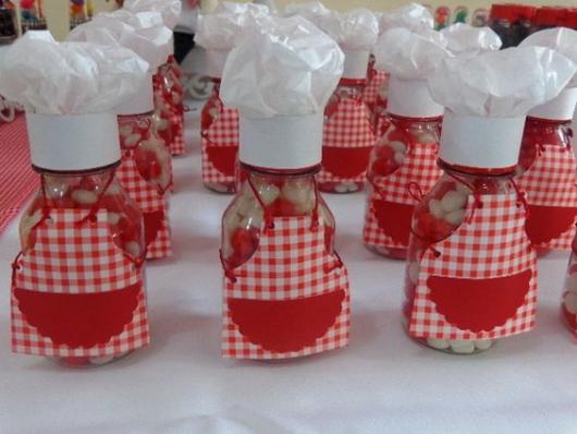 Lembrancinha de Chá de Panela Simples: garrafinhas