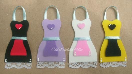 Lembrancinha de Chá de Panela de EVA: avental com renda