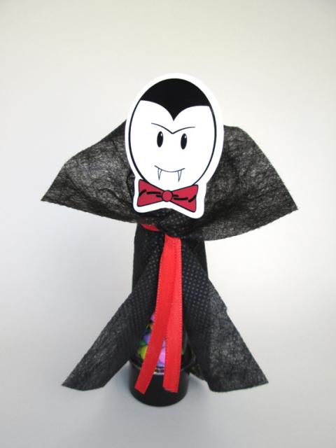 Lembrancinha de halloween criativa tubete personalizado de vampiro