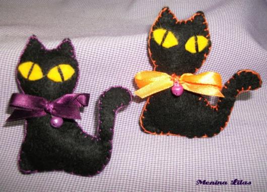 Lembrancinha de halloween em feltro chaveiro de gato preto