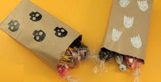 Lembrancinha de halloween saquinho de papel craft