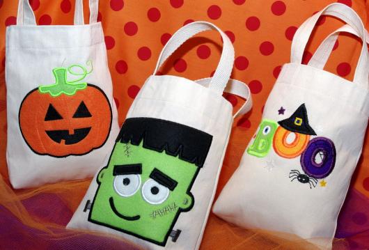 Lembrancinha de halloween saquinho bordado