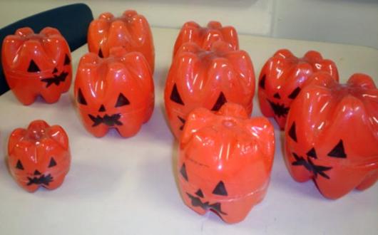 Lembrancinha de halloween com garrafa pet