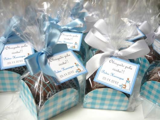 Lembrancinha simples de maternidade trufa