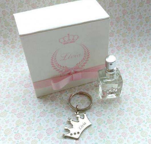 Olha essa dica de chaveiro e fragrância para festa Princesa