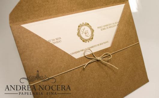 Papel para convite: convite de casamento em papel kraft com fio encerado