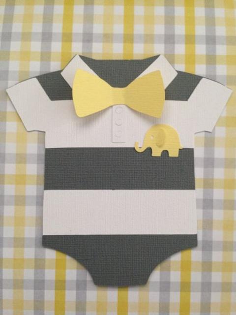 Papel para convite: convite de chá de bebê com formato de roupinha em papel canson