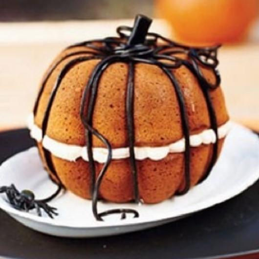 Bolo Halloween abóbora estilo naked cake