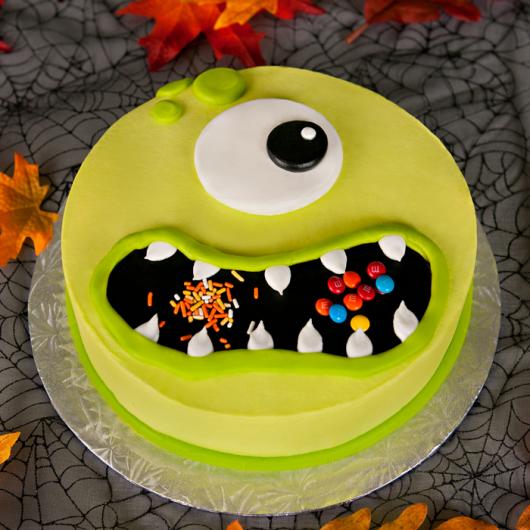 Bolo Halloween com formato de monstro verde