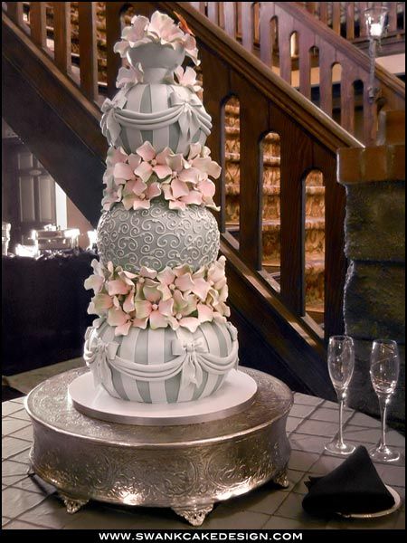 Bolos diferentes de casamento branco e inza