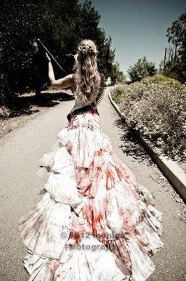 Fantasia de zumbi feminina: Noiva com vestido longo