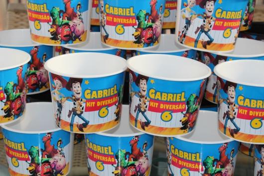pote de pipoca é outra solução personalizada para festa Toy Story