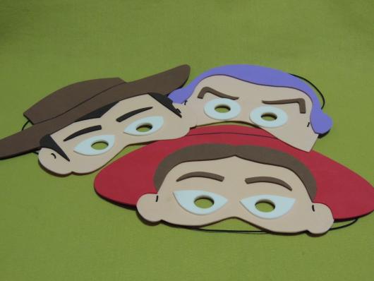 Faça também máscaras dos personagens de Toy Story com EVA