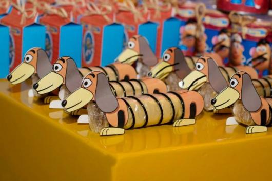 Lembrancinha criativa inspirada no Slinky do Toy Story