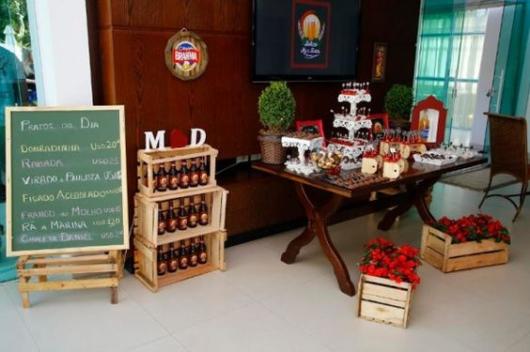 Chá bar: Decoração rústica com caixotes