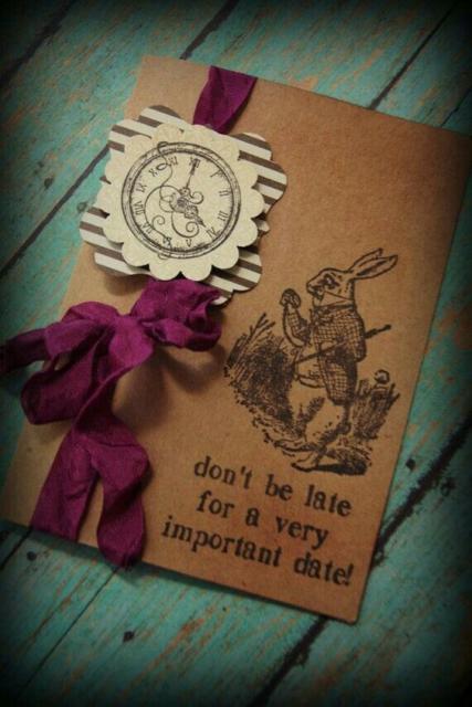 Convite Alice no País das Maravilhas: Com papel kraft