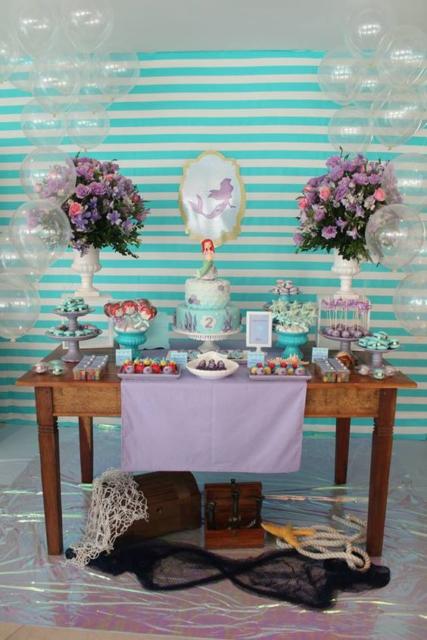 Festa Sereia: Baby com flores
