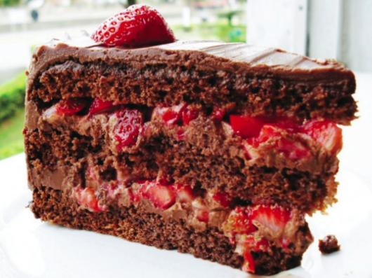 Recheio de bolo de aniversário: Chocolate com morango