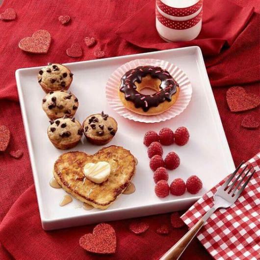 Surpresa de 1 ano de namoro simples: Café da manhã