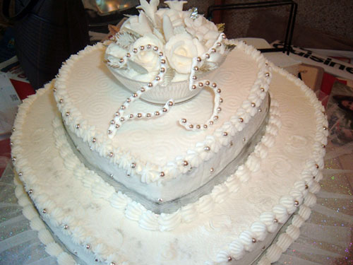 bolo de bodas de prata em formato de coração