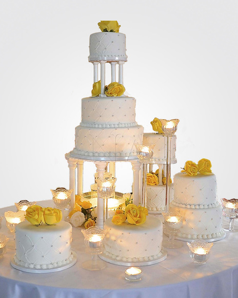 bolo de bodas de prata com rosas amarelas