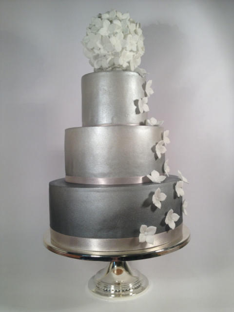 bolo de bodas de prata de isopor fake