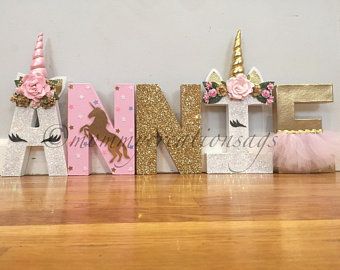 Chá de Bebê Unicórnio: Decoração com letras de MDF