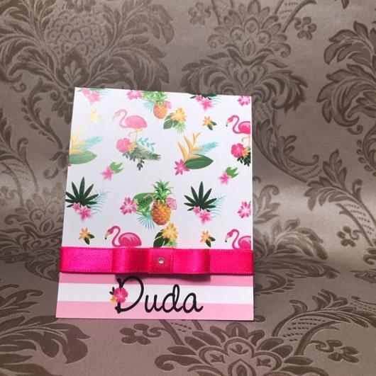 Festa Flamingo: Convite com laço rosa