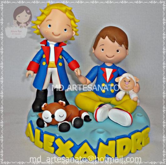 Bolo Pequeno Príncipe: Topo de Bolo de biscuit