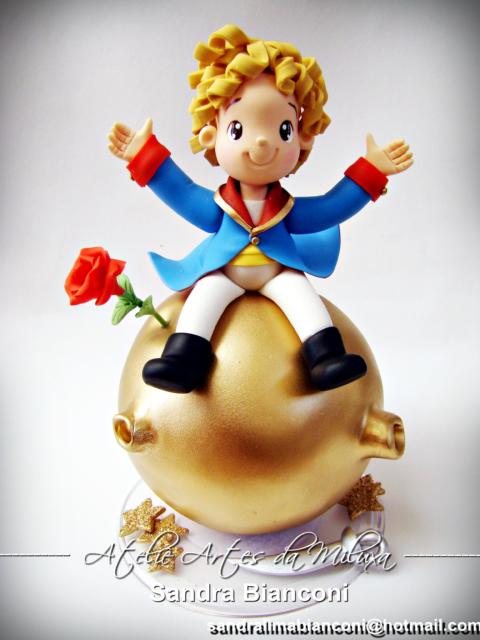 Bolo Pequeno Príncipe: Topo de Bolo com detalhes em dourado