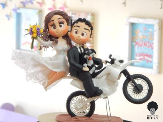 Bolo Rústico: Topo de bolo casal na moto