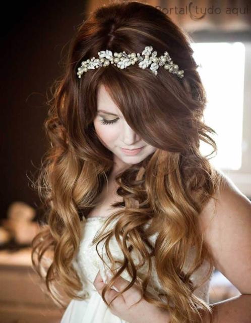 Penteados para 15 anos: Com tiara