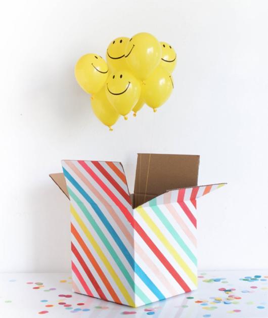 Festa na caixa infantil: com balões de gás hélio