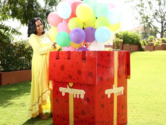 Surpresa para namorada: caixa surpresa com balões