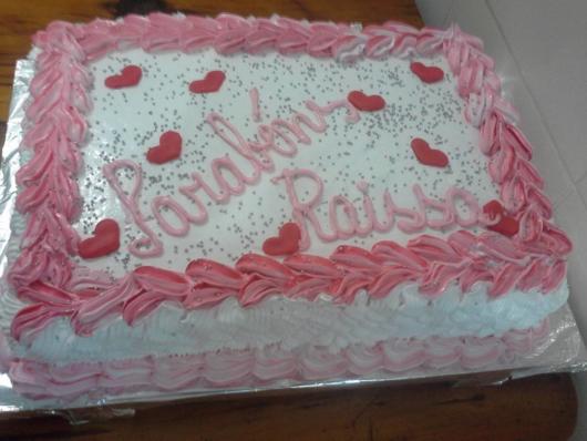 bolo com corações.