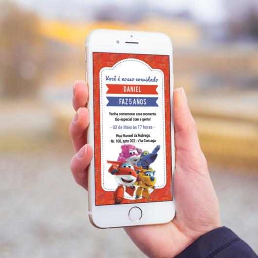 Convite super wings em celular.