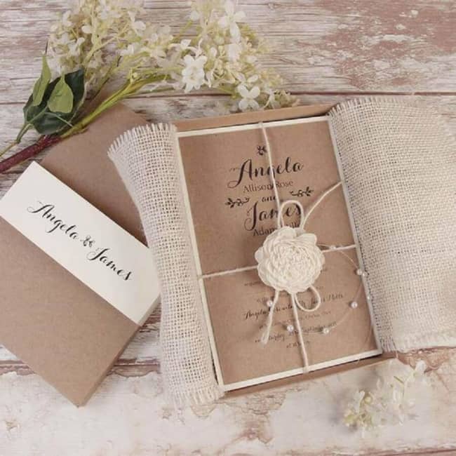convite com papel kraft para casamento rústico