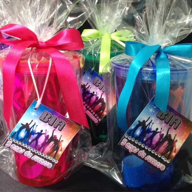 lembrancinha neon aniversário