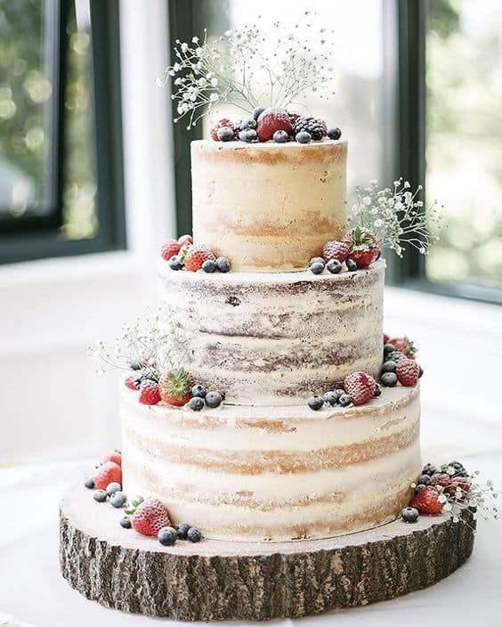 naked cake com frutas