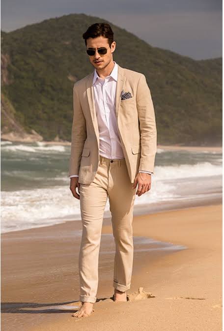 noivo para casamento ao ar livre